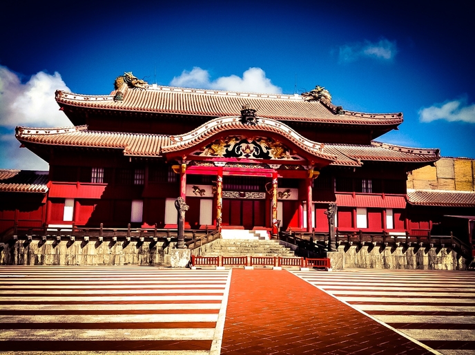 租車預約 S Class 附贈首里城 琉宮城蝴蝶園兩張門票 沖繩觀光主題公園 Ryukyumura 官方